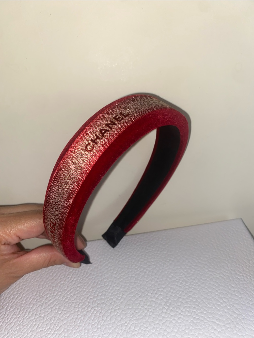 CHANEL Red Ribbon - Picture 8 of 11